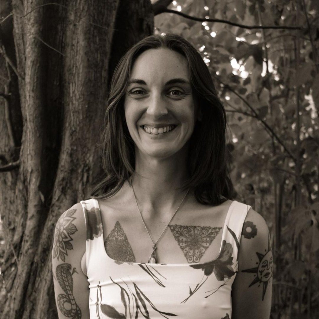 Lucie Chenet Rea, Yin Yoga teacher at Barefoot